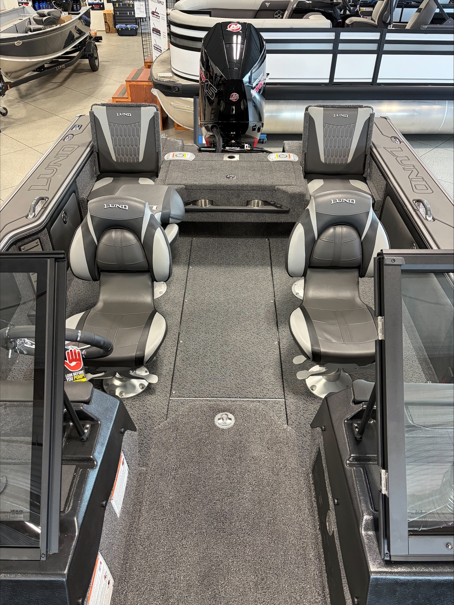 2027 LUND 1875 PRO V SPORT BOAT