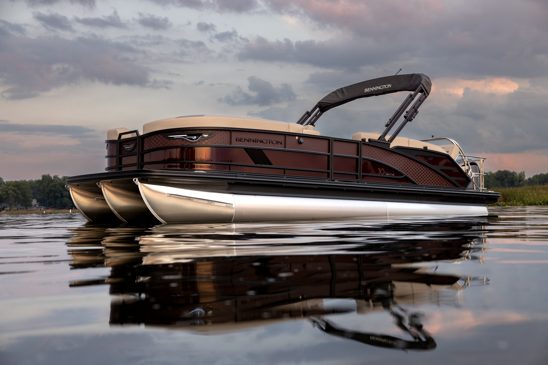 WebLarge_JPG-2027_Marine_BENN_24MSL_Lifestyle (13)